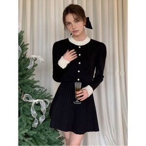 Commense Pearl Beaded Contrast Trim
Button Knit Top size S/4